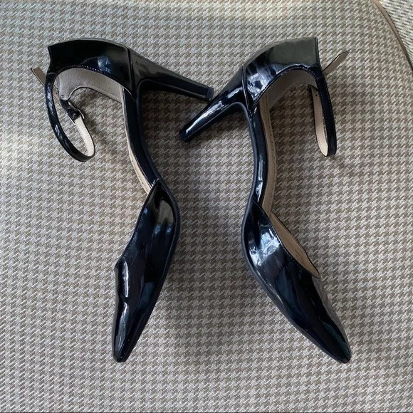 Adrienne Vittadini shoe, ankle strap, black patent leather SIZE 7-1/2 - Picture 2 of 10